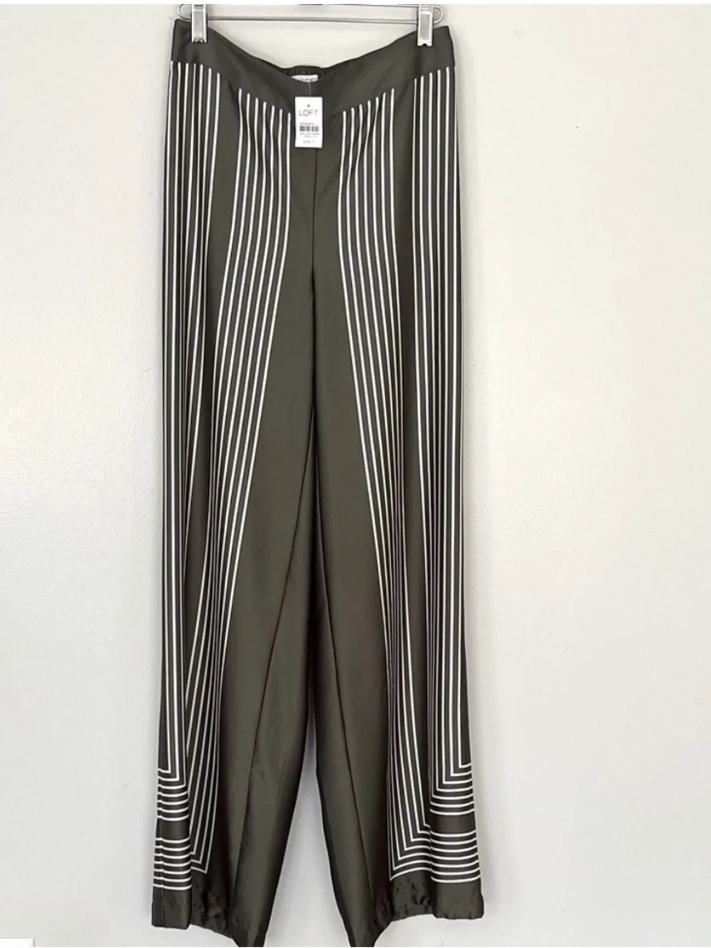 LOFT Olive Wide-Leg Pants with White Geometric Stripes
